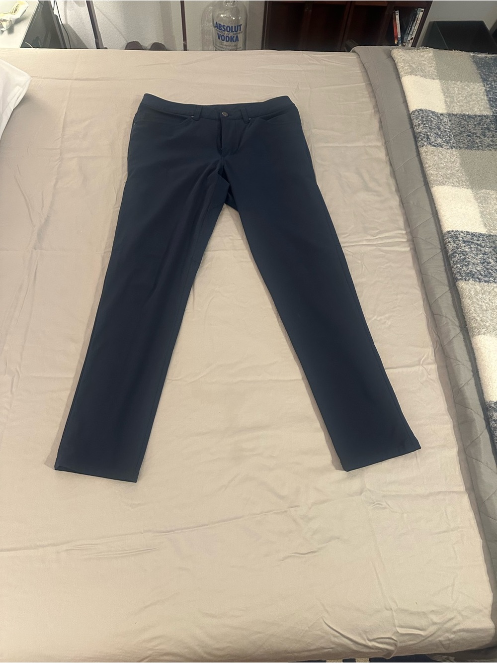 Lululemon True Navy Slim Fit 5 Pocket pant- Warpstreme 31x 33”